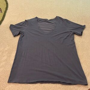 Women’s  Lululemon V Neck